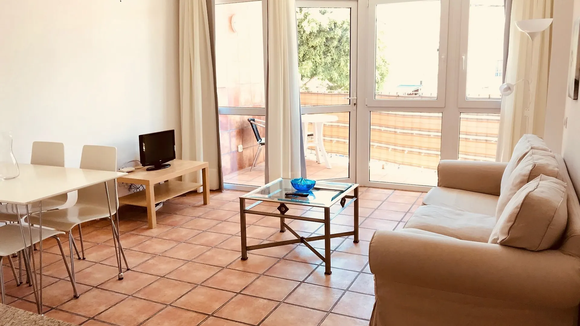 Arguineguin Patio Granada Apartment